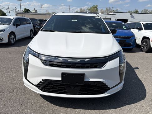 New 2027 Chrysler Pacifica Select w/ Family Tech Group AWD/4WD image 3