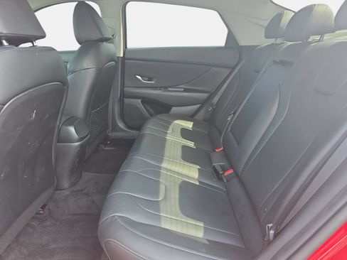 Used 2022 Hyundai Elantra Limited FWD image 13