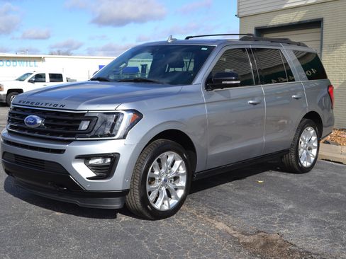 Used 2020 Ford Expedition Limited w/ Equipment Group 303A image 3