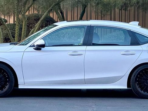 Used 2023 Honda Civic Touring image 5