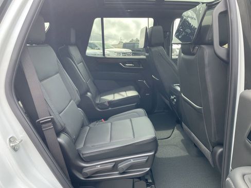 New 2026 GMC Yukon Denali w/ Denali Reserve Package AWD/4WD image 32