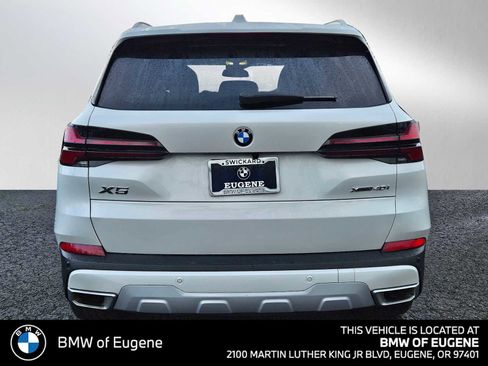 Used 2024 BMW X5 xDrive40i w/ Premium Package image 4