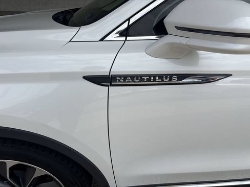 Used 2022 Lincoln Nautilus Reserve AWD/4WD image 33