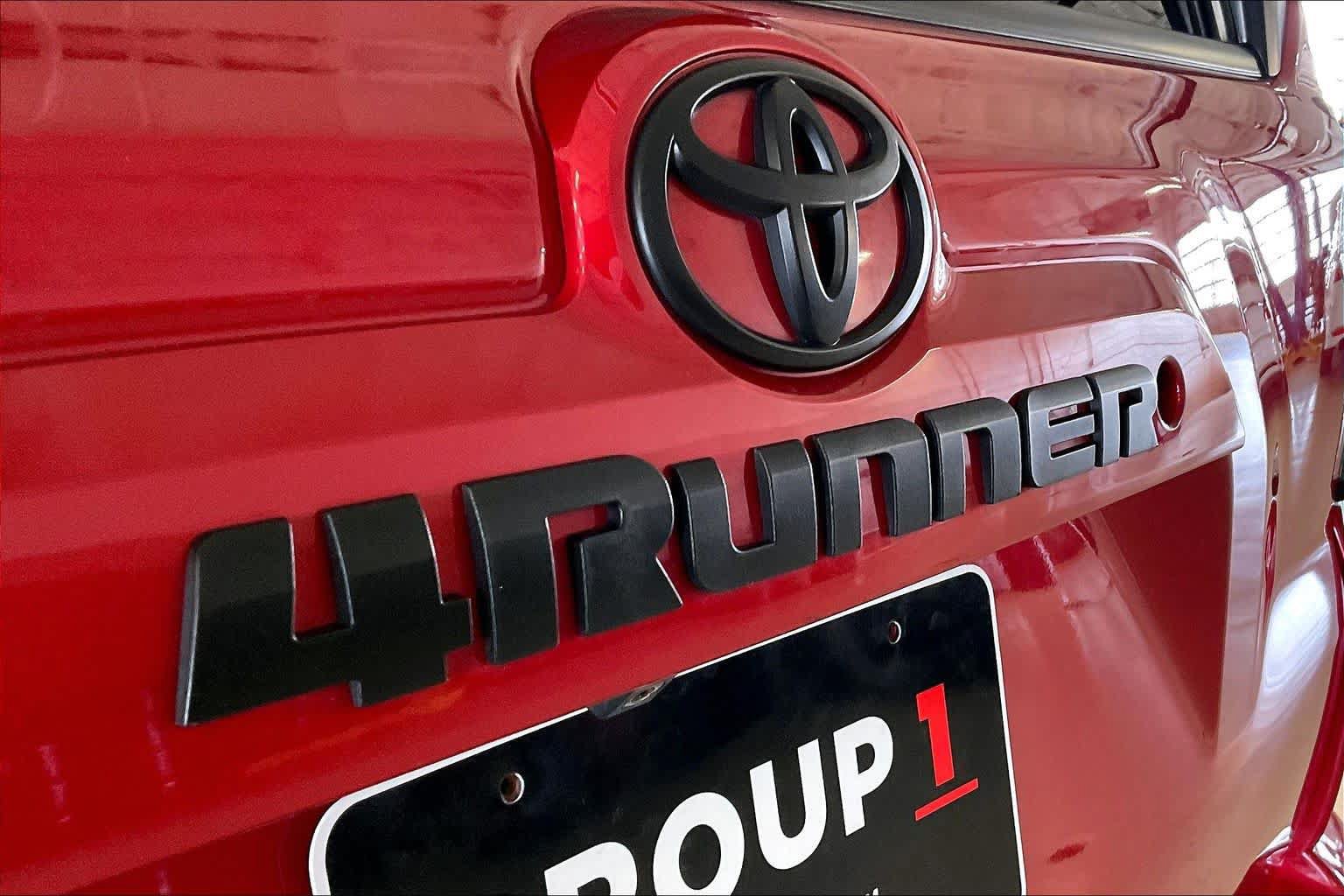 Used 2017 Toyota 4Runner SR5 Premium RWD image 30