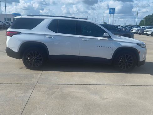 Used 2023 Chevrolet Traverse RS FWD image 8