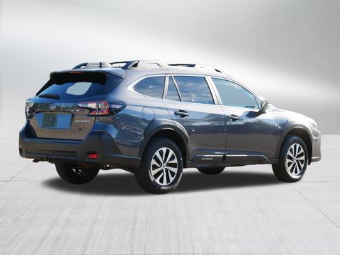 Used 2024 Subaru Outback Premium AWD/4WD image 7