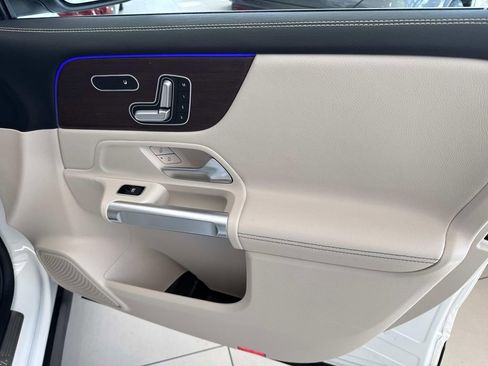 Used 2021 Mercedes-Benz GLB 250 image 14