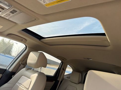 Certified 2022 Honda CR-V Touring image 11