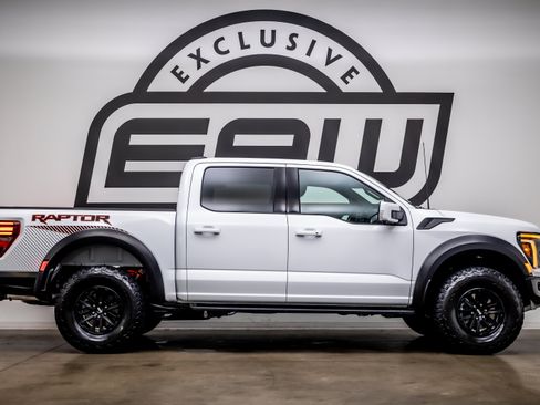 Used 2025 Ford F150 Raptor AWD/4WD image 9