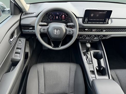 Used 2025 Honda Accord SE image 12