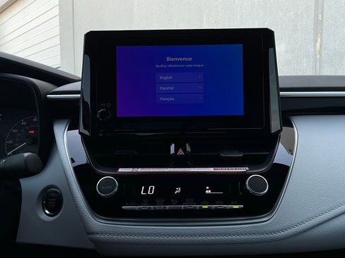 Used 2025 Toyota Corolla SE image 24