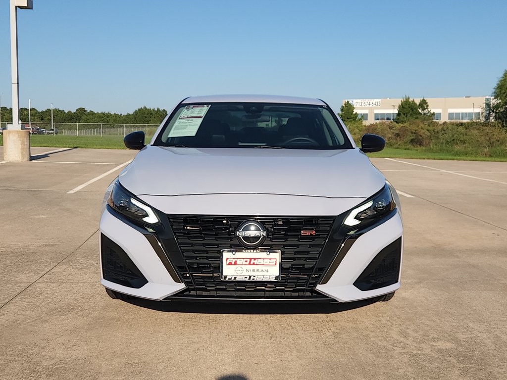 Used 2024 Nissan Altima 2.5 SR FWD image 11