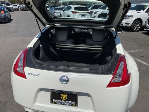 Used 2009 Nissan 370Z Touring RWD image 21