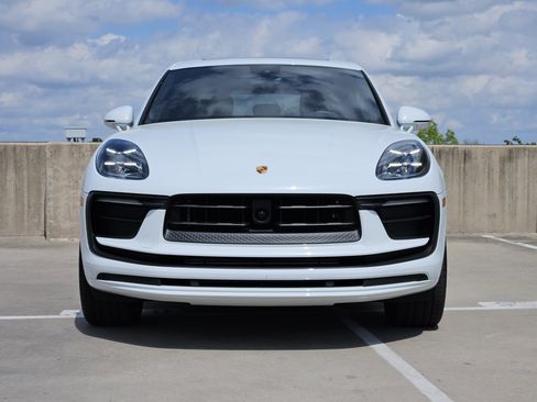 Used 2026 Porsche Macan image 11