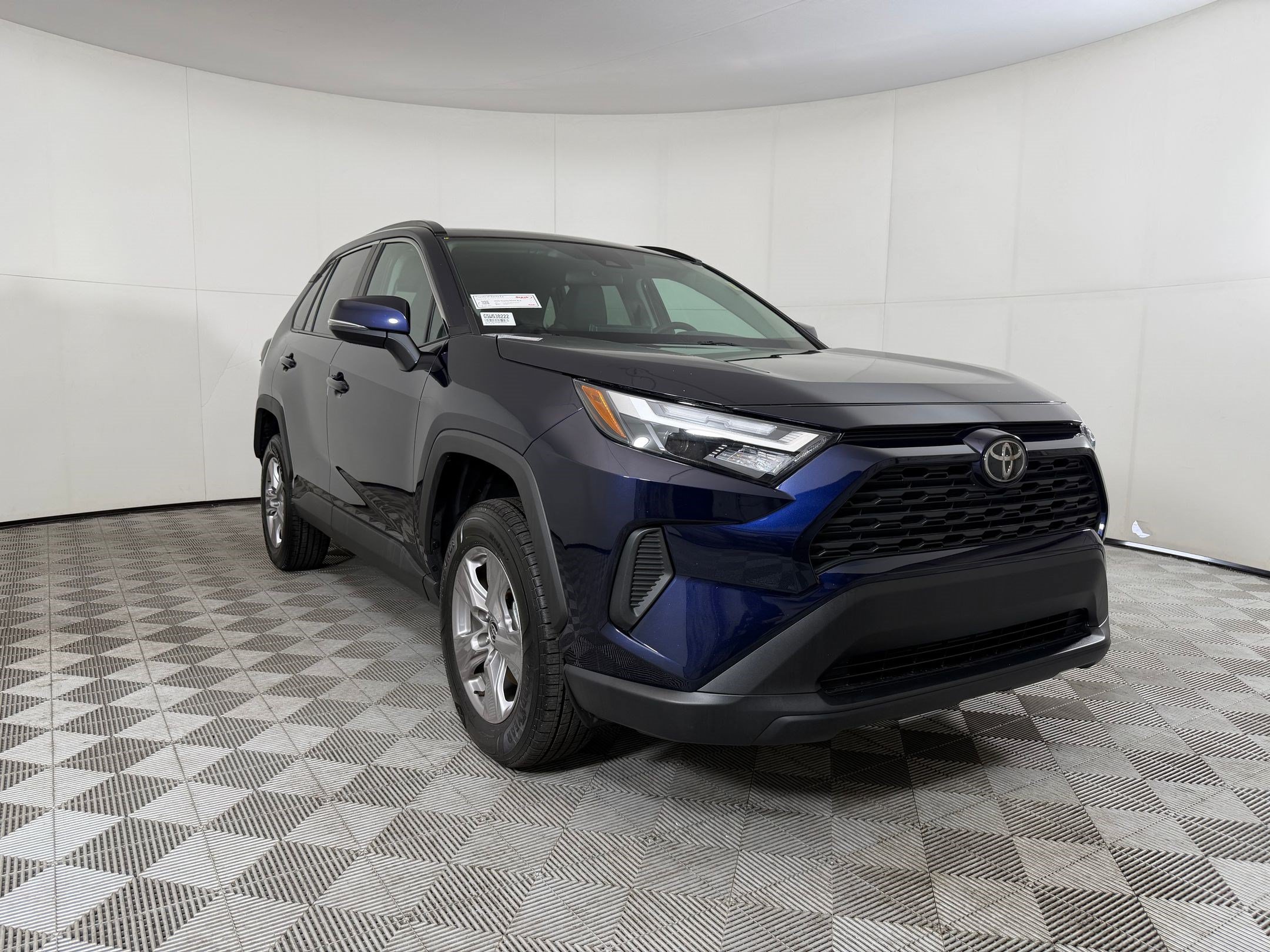 Used 2025 Toyota RAV4 XLE AWD/4WD image 7