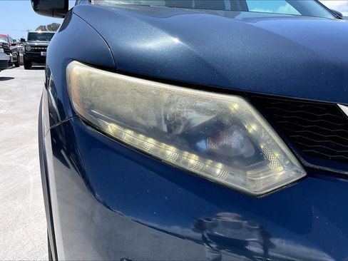 Used 2016 Nissan Rogue SV FWD image 31
