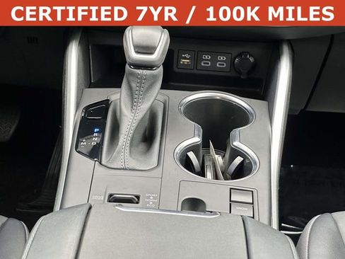 Used 2023 Toyota Highlander XLE FWD image 23