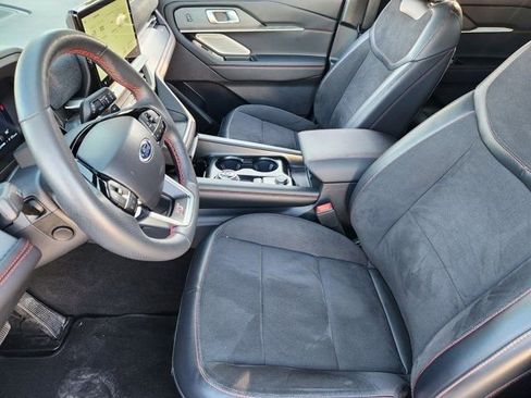 Used 2025 Ford Explorer ST image 4