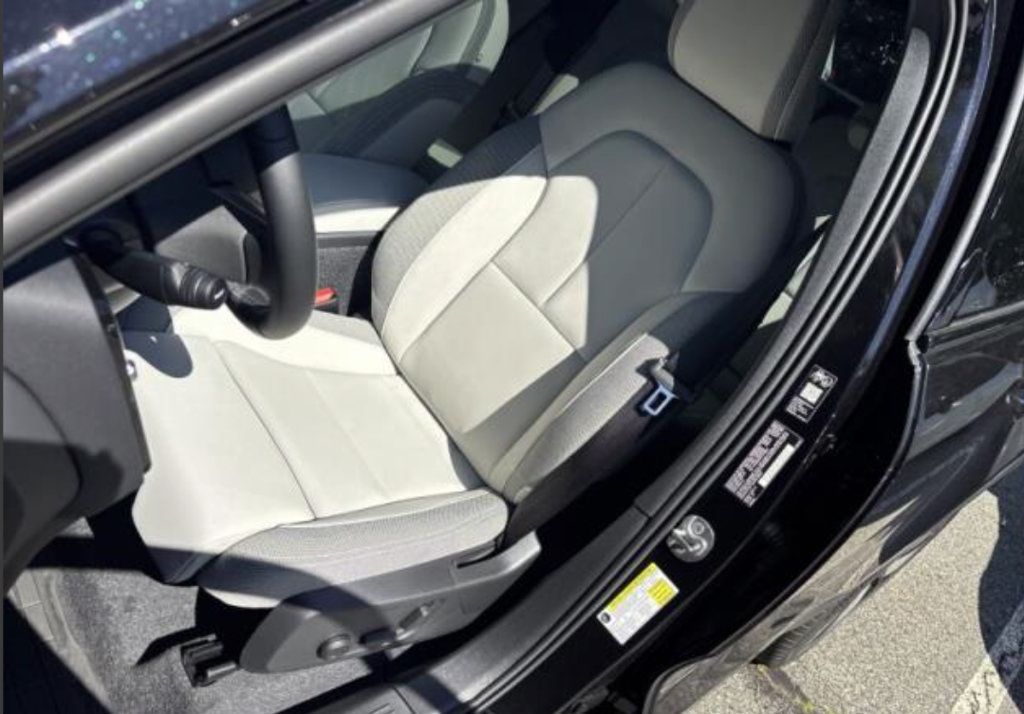 Used 2026 Volvo EX40 Plus AWD/4WD image 3
