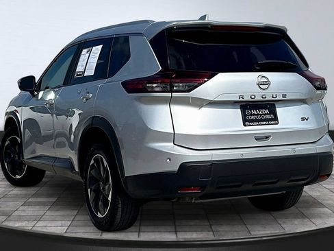 Used 2024 Nissan Rogue SV w/ SV Premium Package FWD image 5
