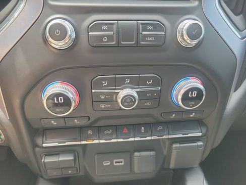 Used 2020 GMC Sierra 1500 Elevation w/ Elevation Value Package AWD/4WD image 28