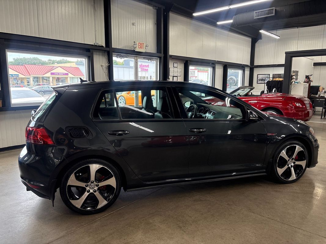 Used 2016 Volkswagen GTI SE w/ Lighting Package (SEL) FWD image 11