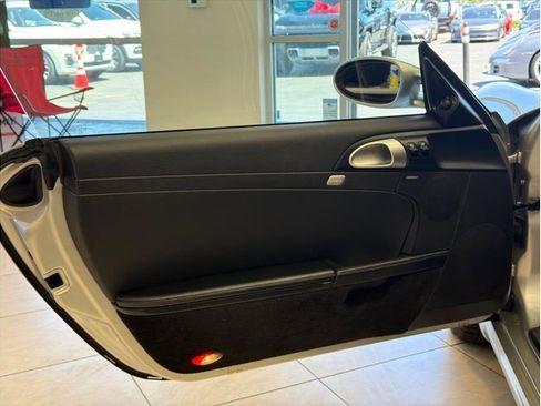 Used 2006 Porsche Cayman S image 10