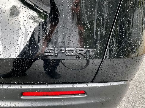 Used 2025 Honda HR-V Sport image 10