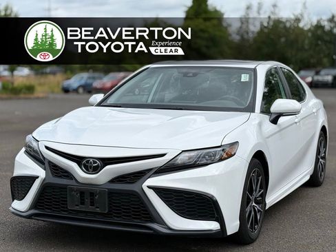 Used 2023 Toyota Camry SE w/ Cold Weather Package FWD image 1
