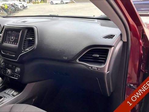 Used 2019 Jeep Cherokee Latitude w/ Popular Appearance Group FWD image 15