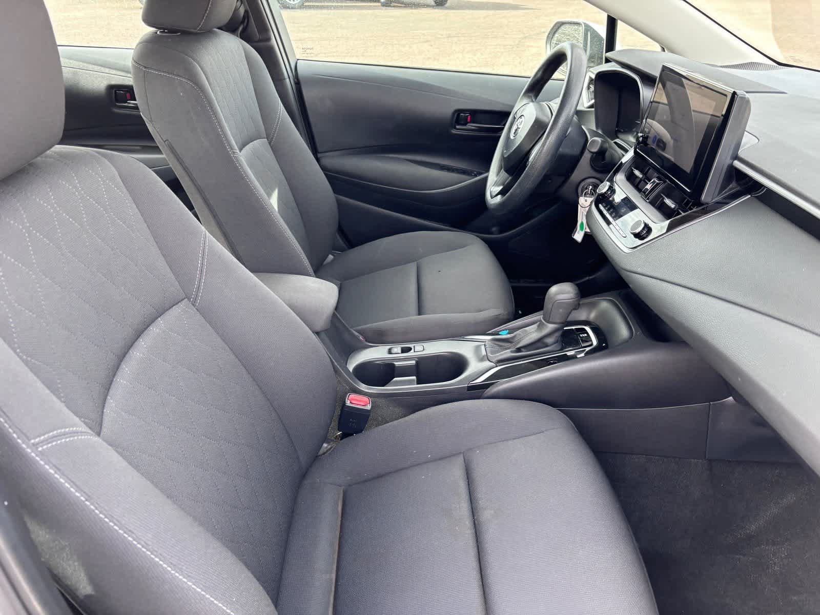 Used 2025 Toyota Corolla LE FWD image 8