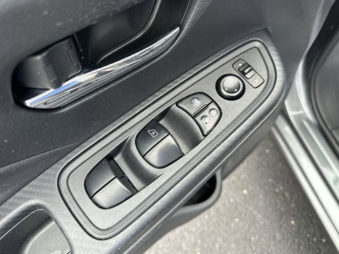 Used 2023 Nissan Versa SV FWD image 19