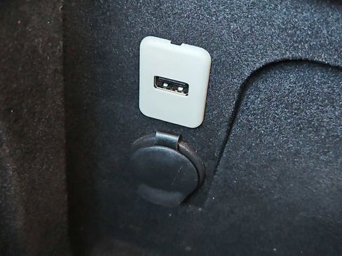 Used 2013 GMC Yukon Denali image 31