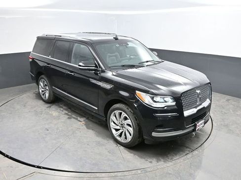 Used 2024 Lincoln Navigator Reserve image 42