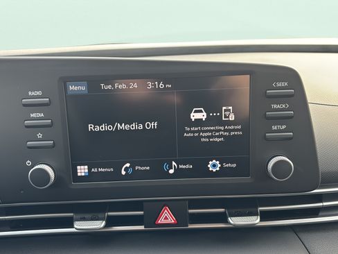 Certified 2026 Hyundai Elantra SE FWD image 15