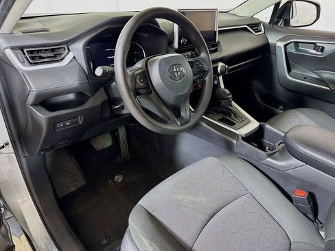 Used 2025 Toyota RAV4 XLE FWD image 7