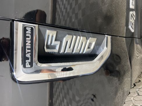 Used 2017 Ford F250 Platinum w/ Platinum Ultimate Package AWD/4WD image 5