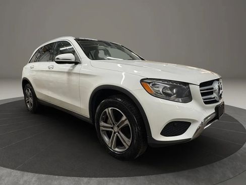 Used 2017 Mercedes-Benz GLC 300 4MATIC image 2