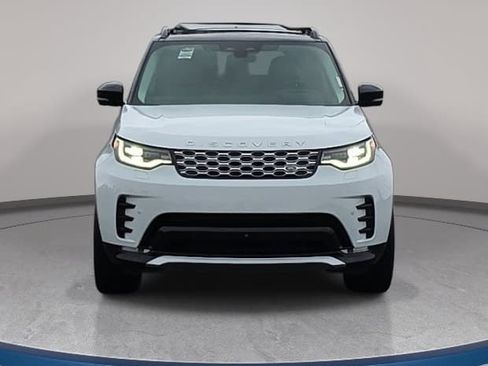 Used 2025 Land Rover Discovery Metropolitan Edition AWD/4WD image 2