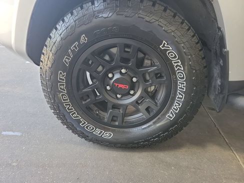 Used 2022 Toyota 4Runner TRD Off-Road Premium w/ Moonroof Package AWD/4WD image 33
