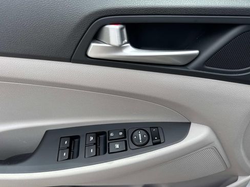 Used 2021 Hyundai Tucson Value FWD image 21