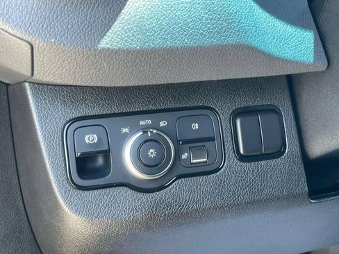 Used 2021 Mercedes-Benz Sprinter 2500 w/ Acoustic Package image 26