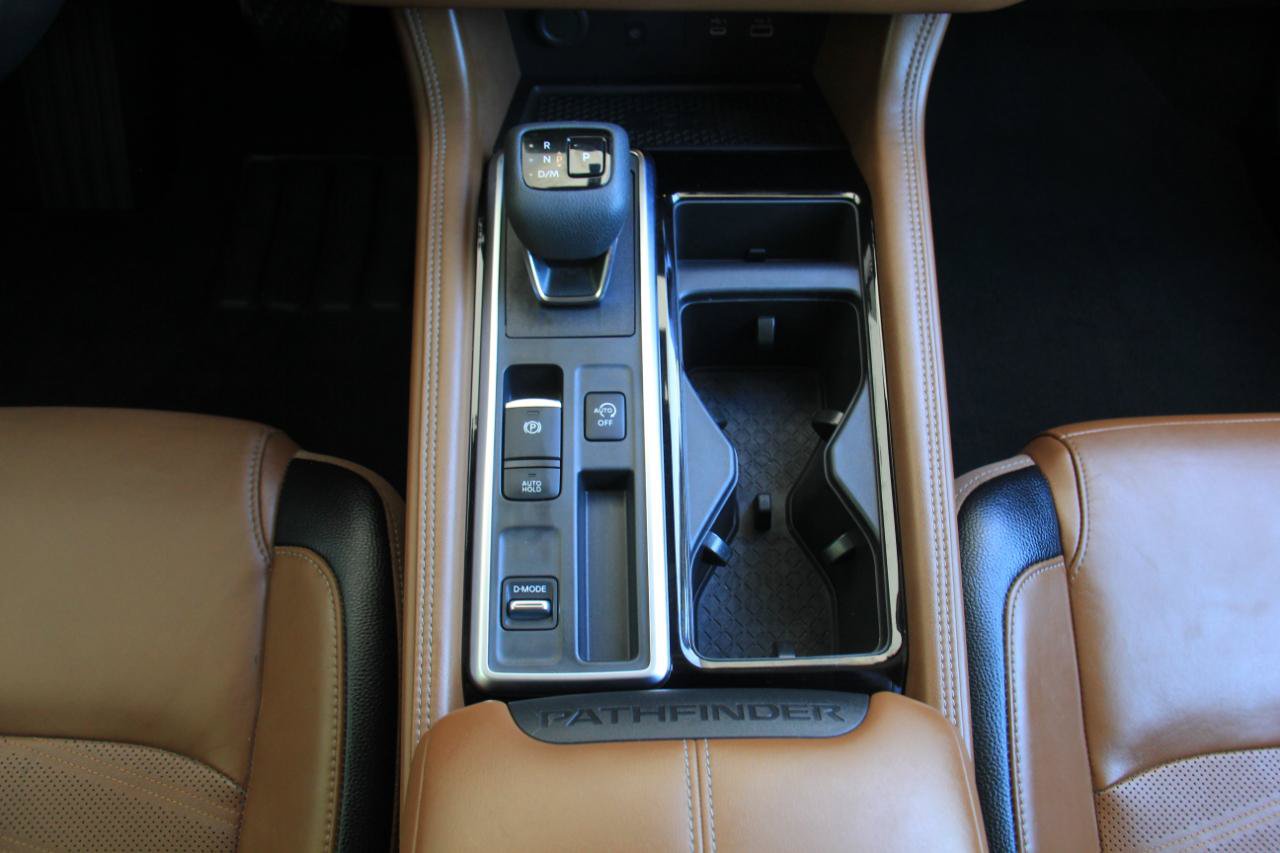 Used 2024 Nissan Pathfinder Platinum FWD image 20