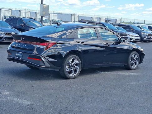 Used 2025 Hyundai Elantra Sport w/ Cargo Package FWD image 6