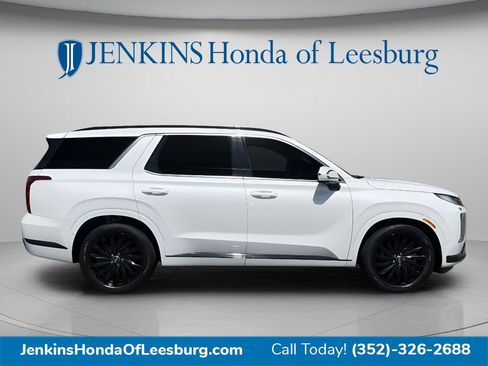 Used 2024 Hyundai Palisade Calligraphy AWD/4WD image 2