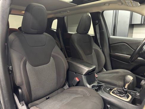 Used 2016 Jeep Cherokee 75th Anniversary AWD/4WD image 26