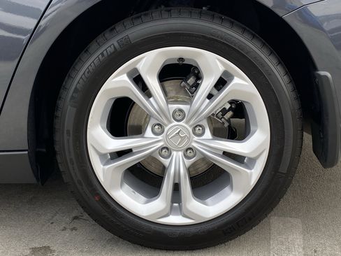 Used 2025 Honda Accord LX image 7