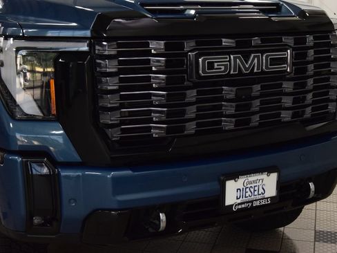 Used 2025 GMC Sierra 2500 Denali Ultimate AWD/4WD image 12