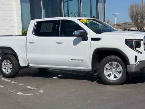 Used 2024 GMC Sierra 1500 SLE image 3