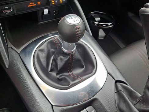 Used 2018 MAZDA MX-5 Miata RF Club RWD image 13